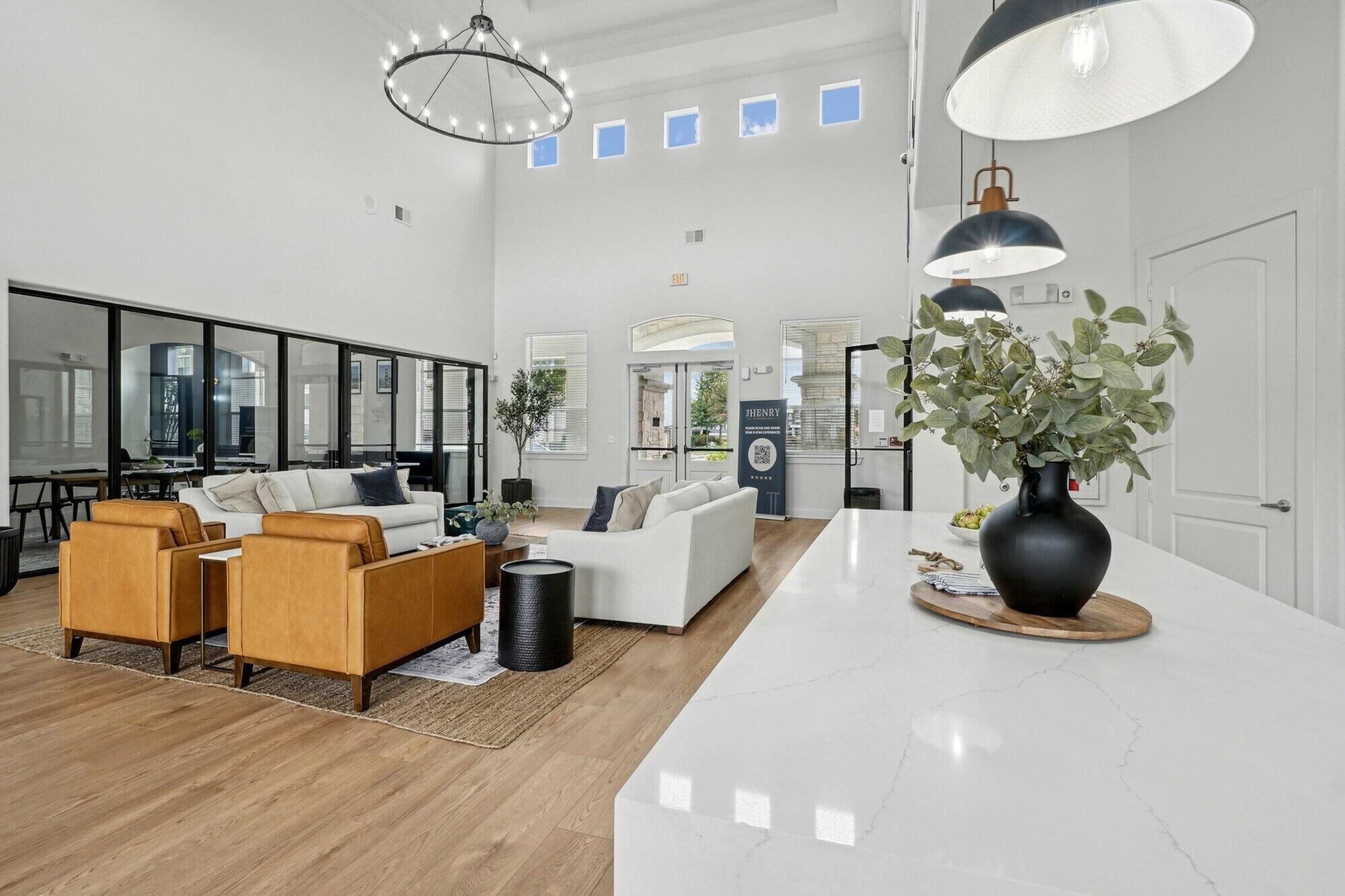 Building Photo - 14807 Woodland Hills Dr