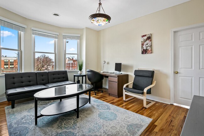 Building Photo - 600 N Linwood Ave