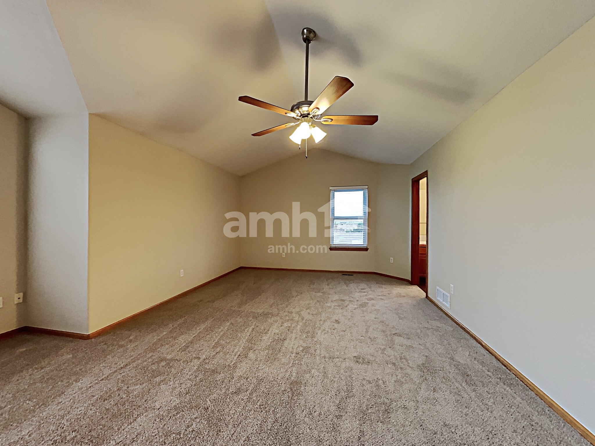 Building Photo - 1212 E 135th Pl