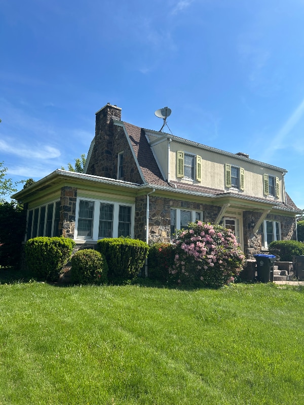 Primary Photo - 311 E Montgomery St