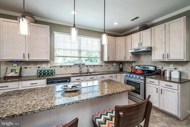 Building Photo - 1401 Windjammer Ct