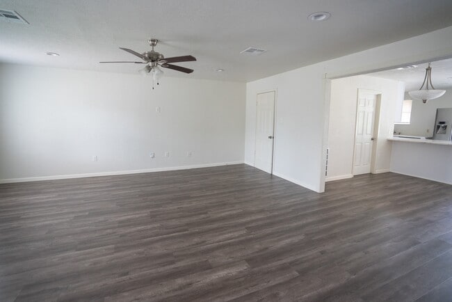 Building Photo - 3914 Ripplebrook Dr