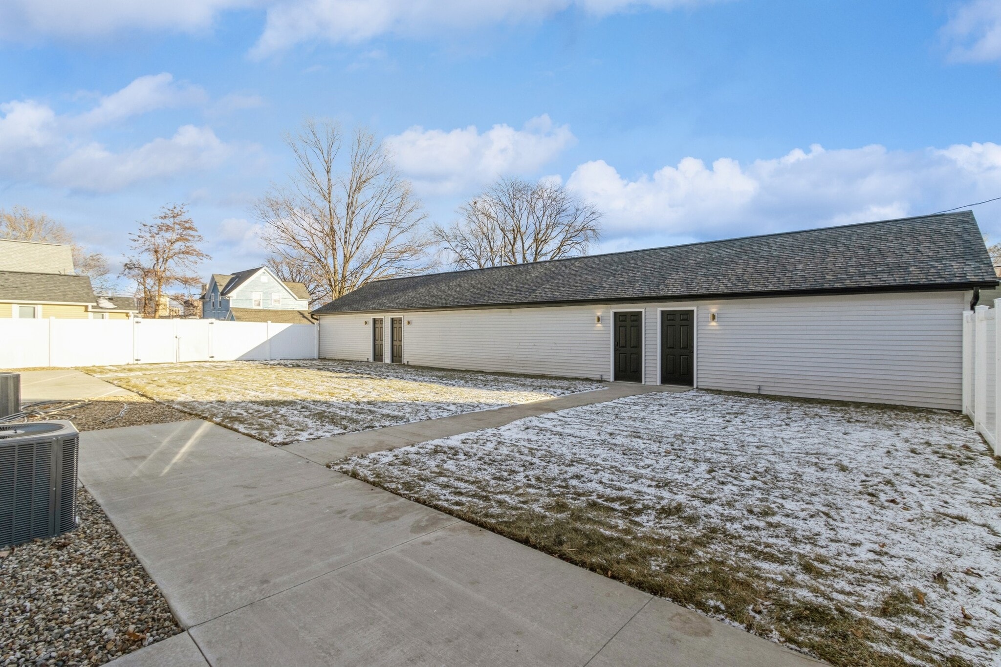 Building Photo - 421 C Ave NW