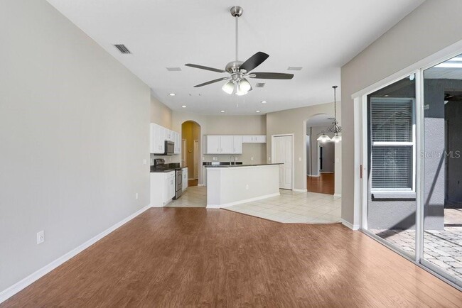Building Photo - 7005 Cohasset Cir