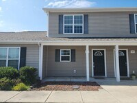 Building Photo - Townhome Available Now in Peletier, NC!