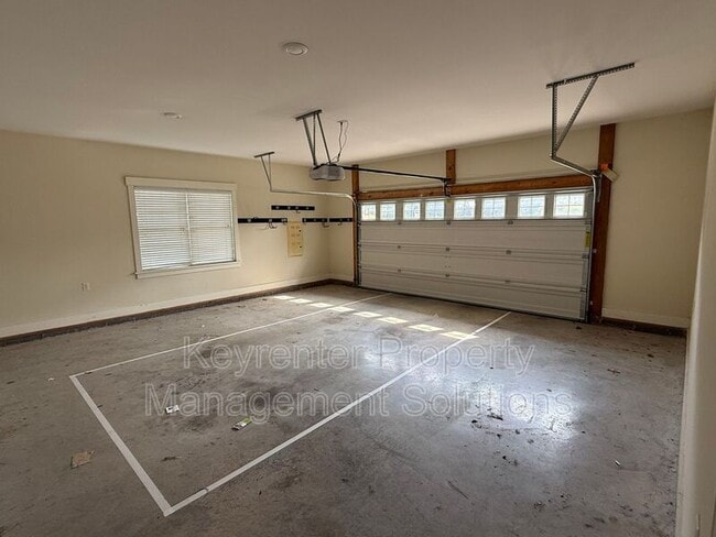 Building Photo - 2440 Belvue Rd