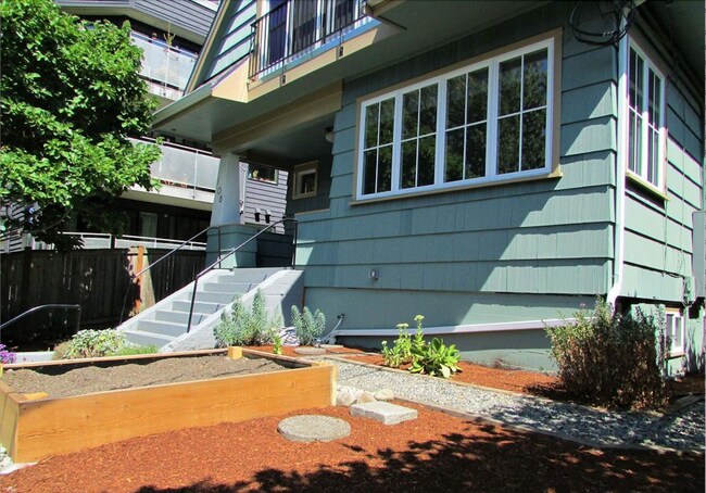 Building Photo - Updated One Bedroom in Beautifully Convert...