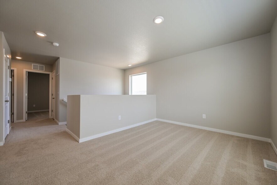 Building Photo - 2155 Alyssa St