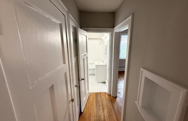 Building Photo - 415 Probasco St