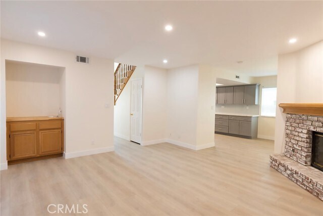 Building Photo - 2215 Marshallfield Ln