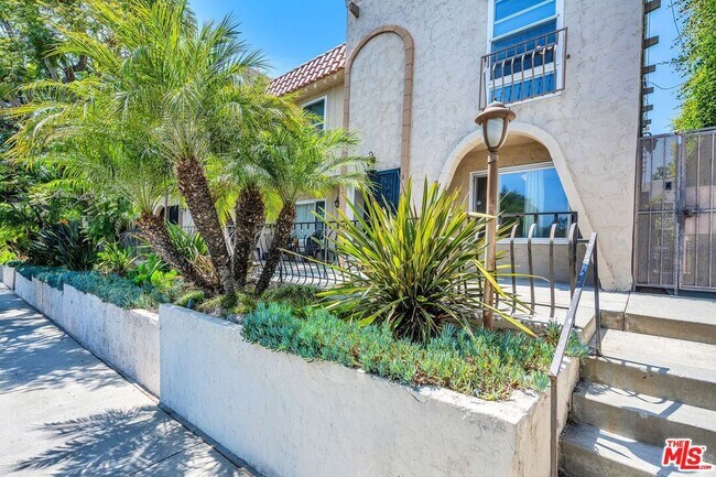 Building Photo - 8025 Redlands St