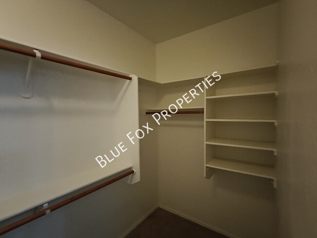 Building Photo - 5322 W Olivine Dr