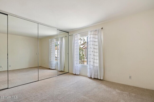 Building Photo - 959 Via Colinas