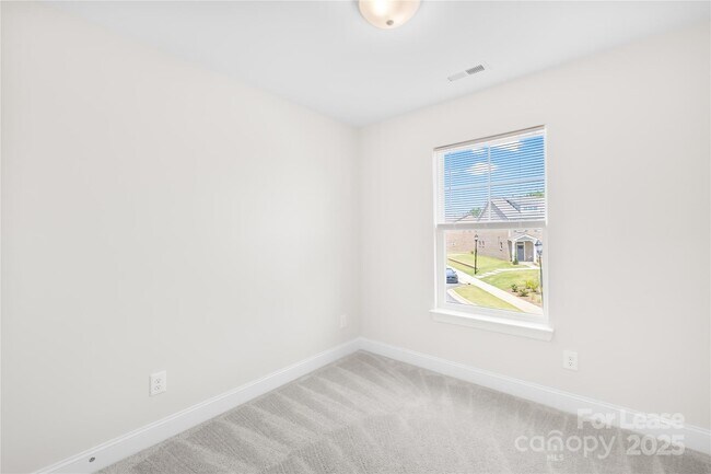 Building Photo - 5605 Stafford Rd