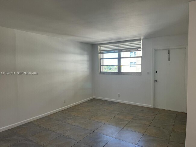 Building Photo - 1811 Jefferson St