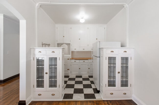 Building Photo - 2610-18 Fremont Ave S