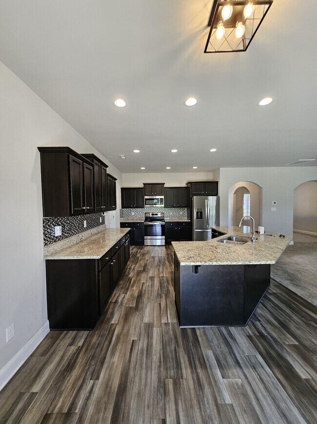 Building Photo - 214 Gracyns Dr