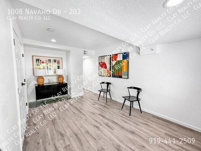 Building Photo - 1008 Navaho Dr