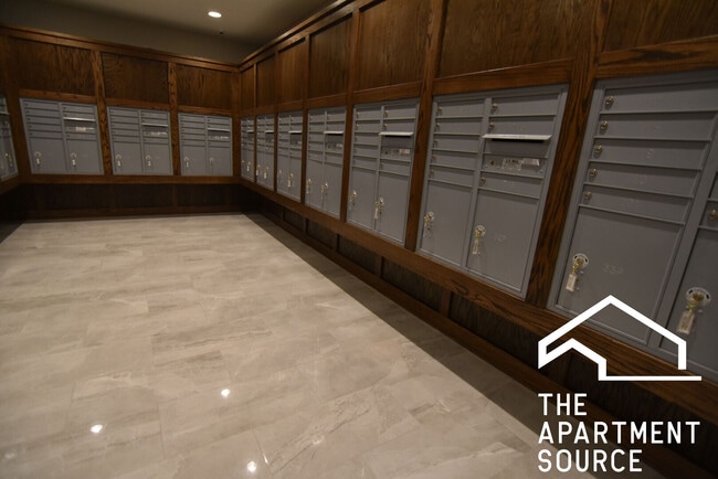 Building Photo - 3833 N Broadway