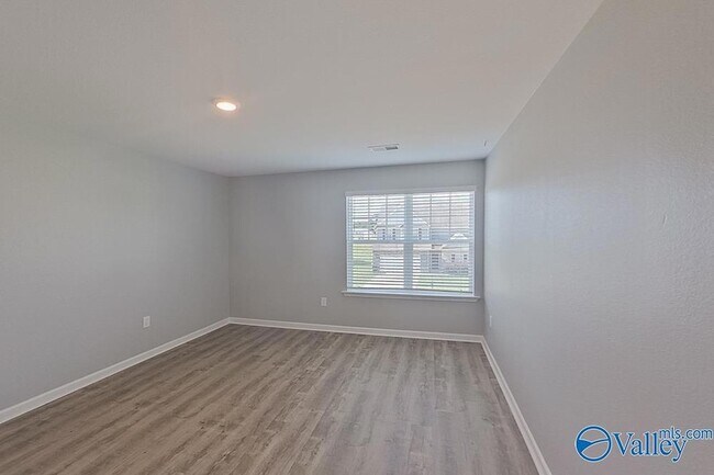 Building Photo - 1139 Freedom Pkwy