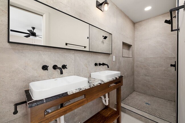 Building Photo - A Fresh Start on Orchid Ave!