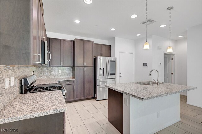 Building Photo - 985 Via Lombardi