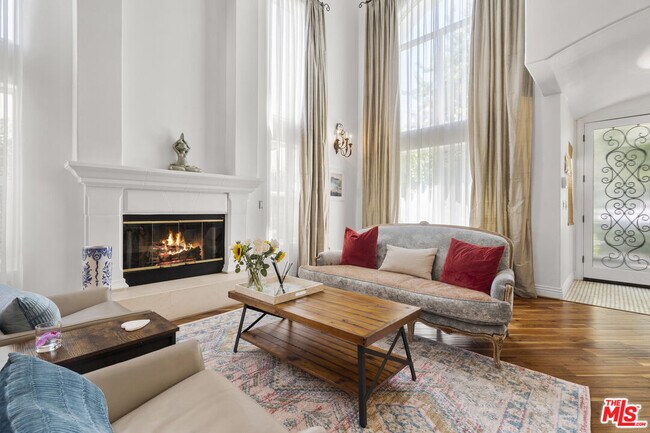Building Photo - 4544 Tobias Ave