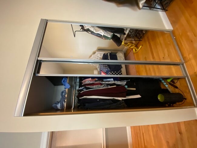 Building Photo - 2426 W Erie St