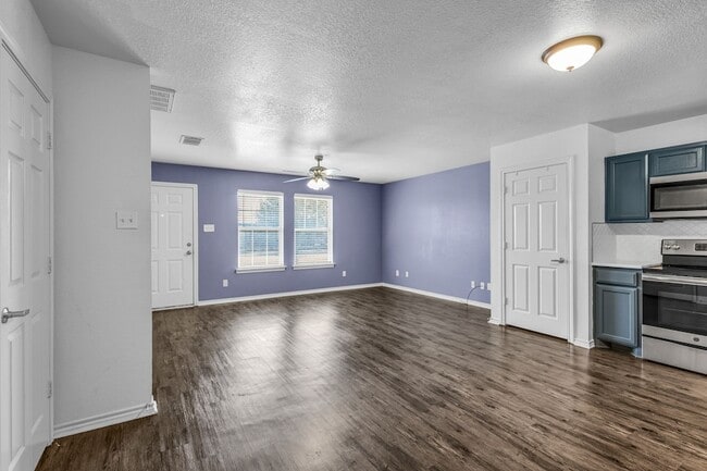 Building Photo - 211 Caddo St
