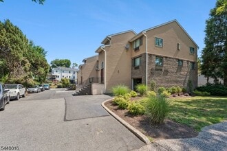 Building Photo - 112 Mill St