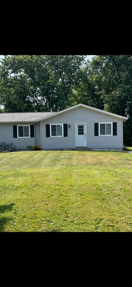 Primary Photo - 185 Meadows Dr