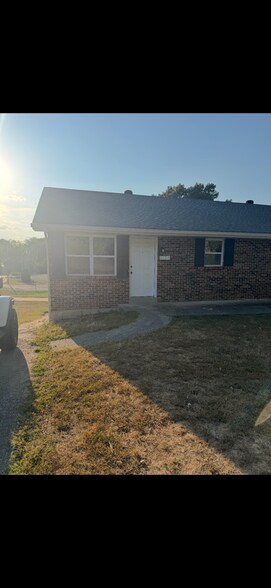 Building Photo - 203 Riverview Dr