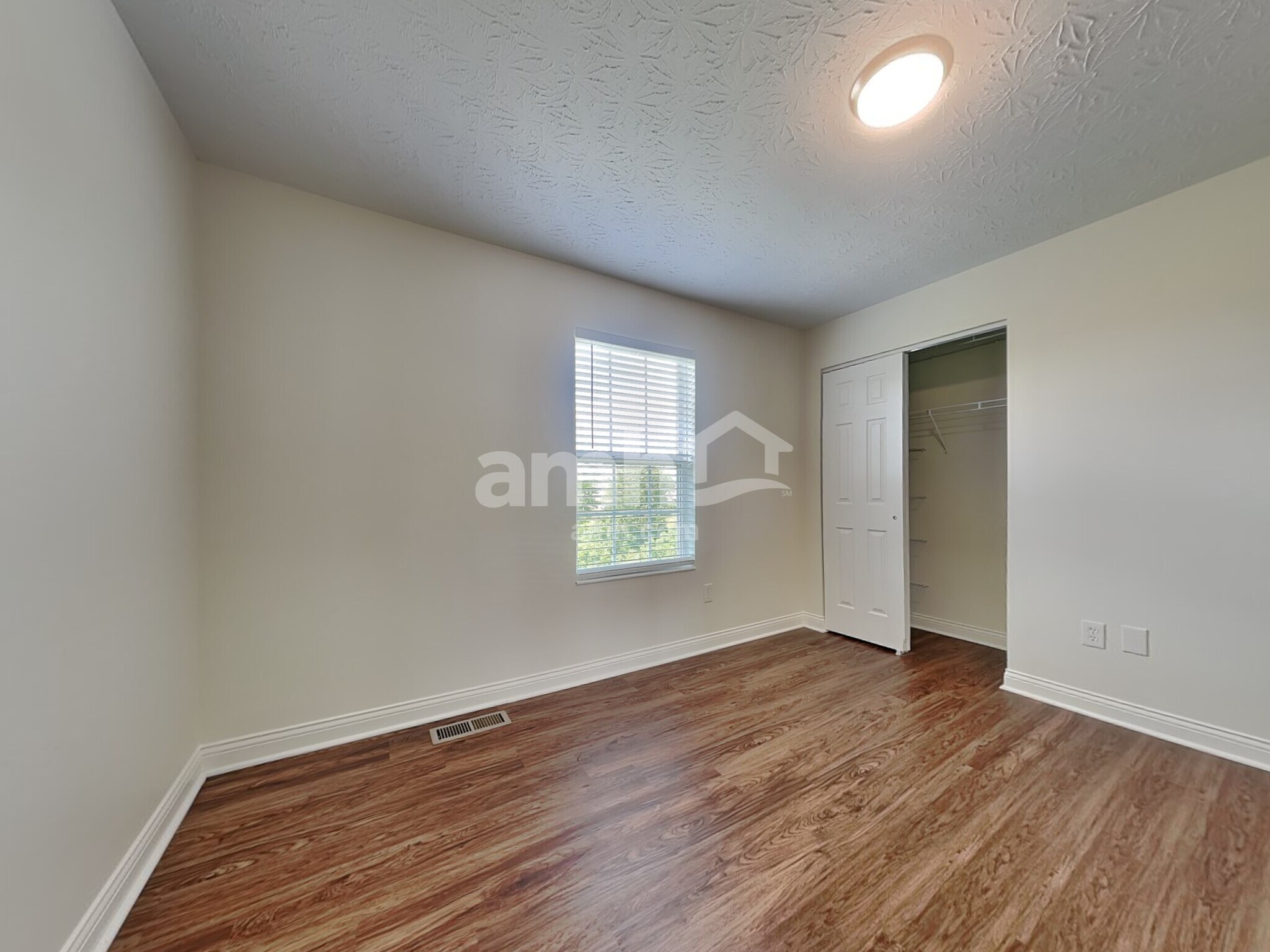 Building Photo - 10425 Sharpsburg Dr