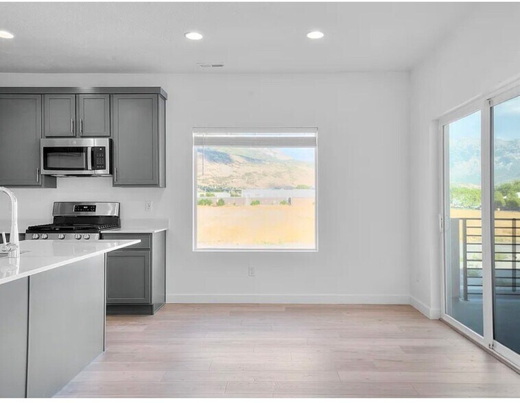 Building Photo - 572 N Buffalo Grass Ln