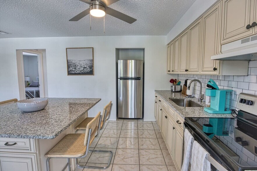 Building Photo - 505 Fillmore Ave