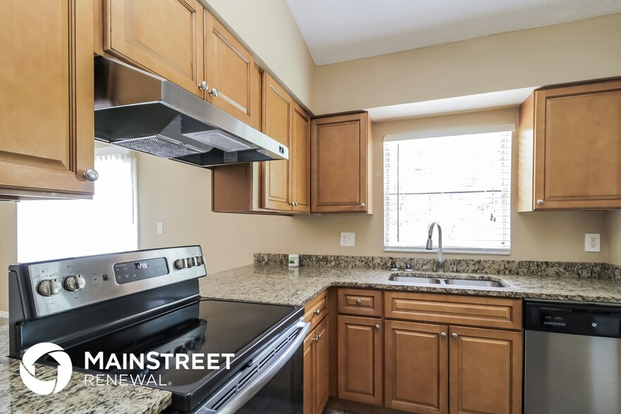 Building Photo - 5225 Maravoss St