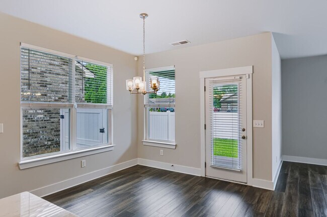 Building Photo - Beautiful 4 Bedroom, 3 Bath Home + Bonus - Available in Smyrna!