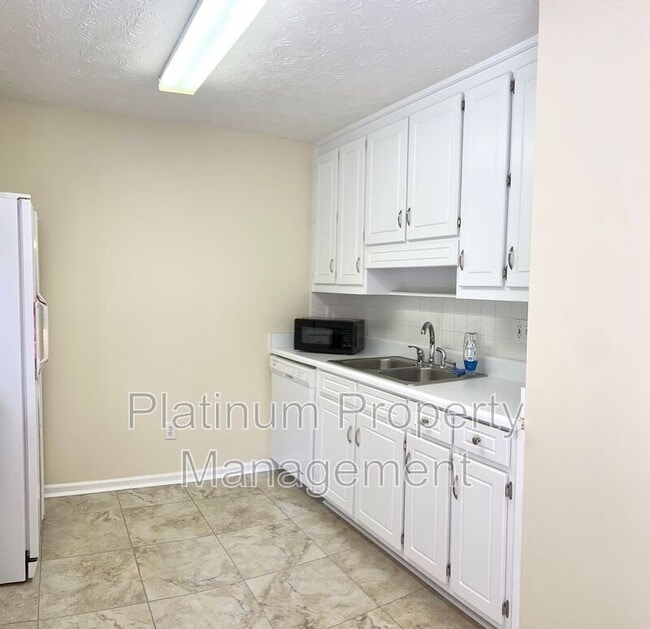 Building Photo - 1022 Windsor Dr