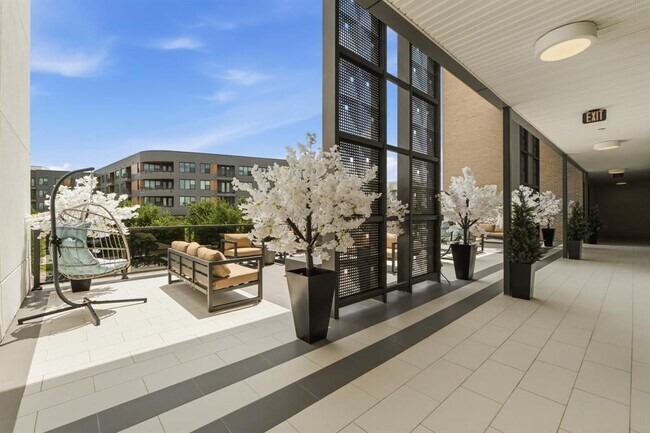 Building Photo - 3900 Berkman Dr