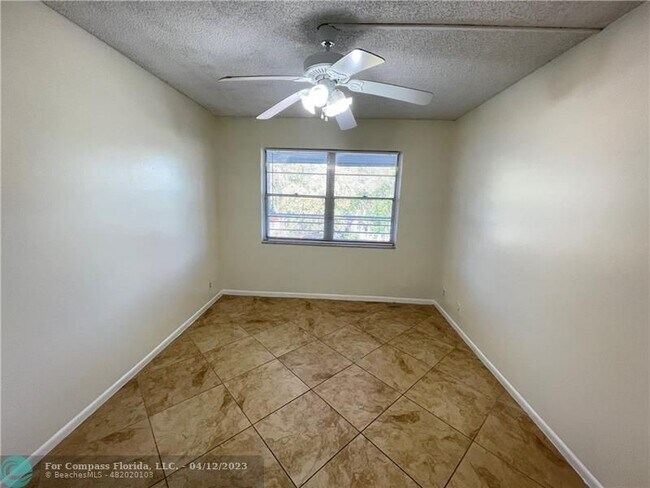 Building Photo - 4354 NW 9th Ave
