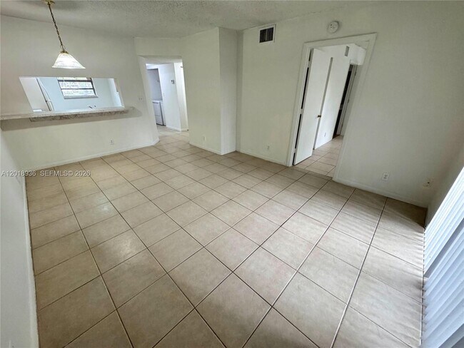 Building Photo - 3500 NW 116th Terrace