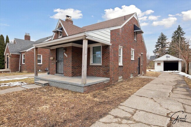 Building Photo - $1,250 - Charming 3 Bedroom Bungalow - Det...