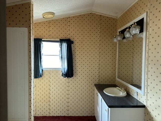 Building Photo - 39 Nobles Pk St