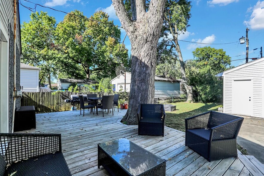 Building Photo - 5311 Crittenden Ave