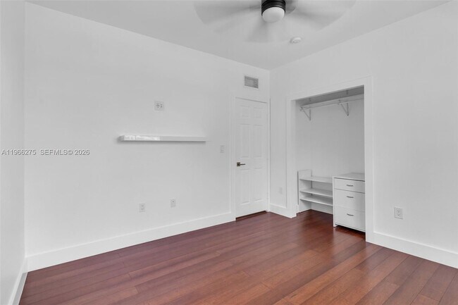 Building Photo - 30 SE 6th Rd