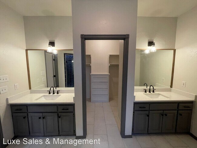 Building Photo - 4 br, 3 bath House - 1218 Three Oaks Circle