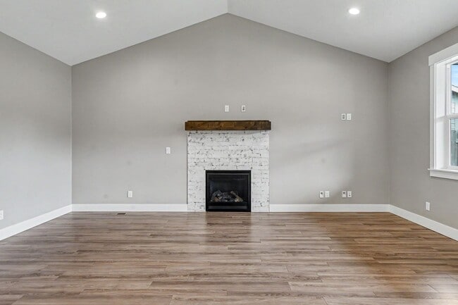 Building Photo - Fabulous 4 bed, 2 bath in Crawford Crossing - Turner, Oregon