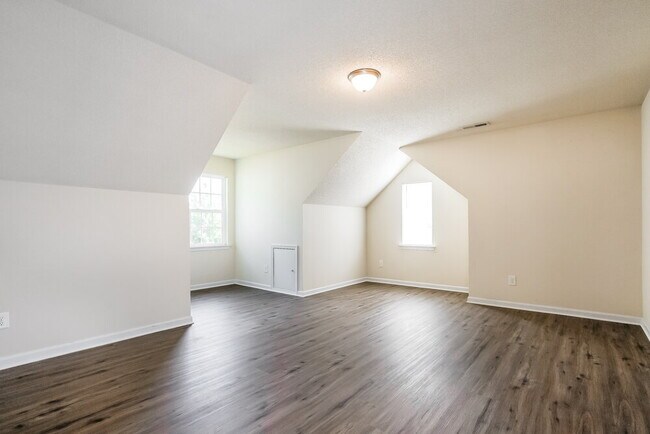 Building Photo - 1056 S Philwood Ct