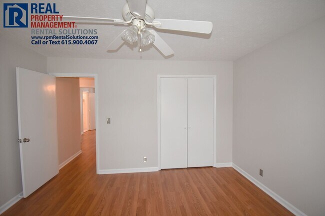 Building Photo - Spacious 3BR/2.5BA in Murfreesboro!