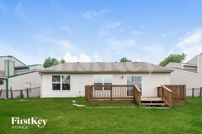 Building Photo - 2215 Rolling Oak Dr